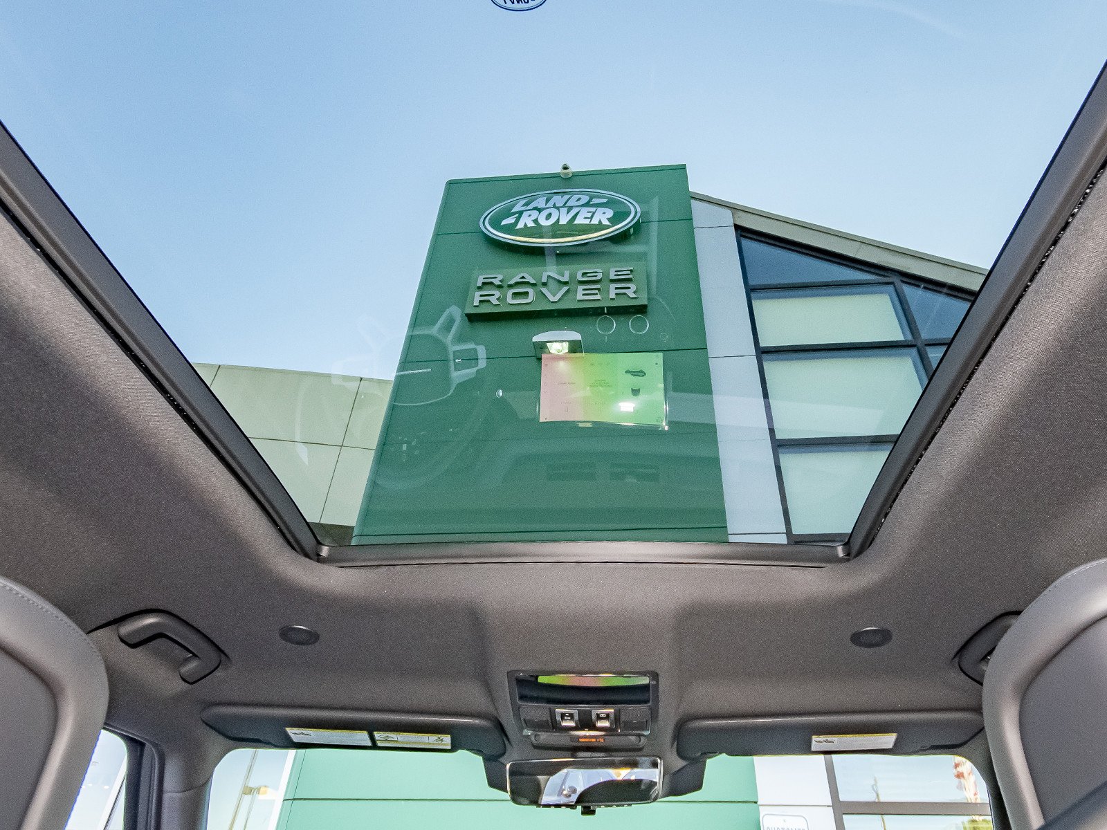 New 2026 Carpathian Grey Land Rover X-Dynamic SE image 42