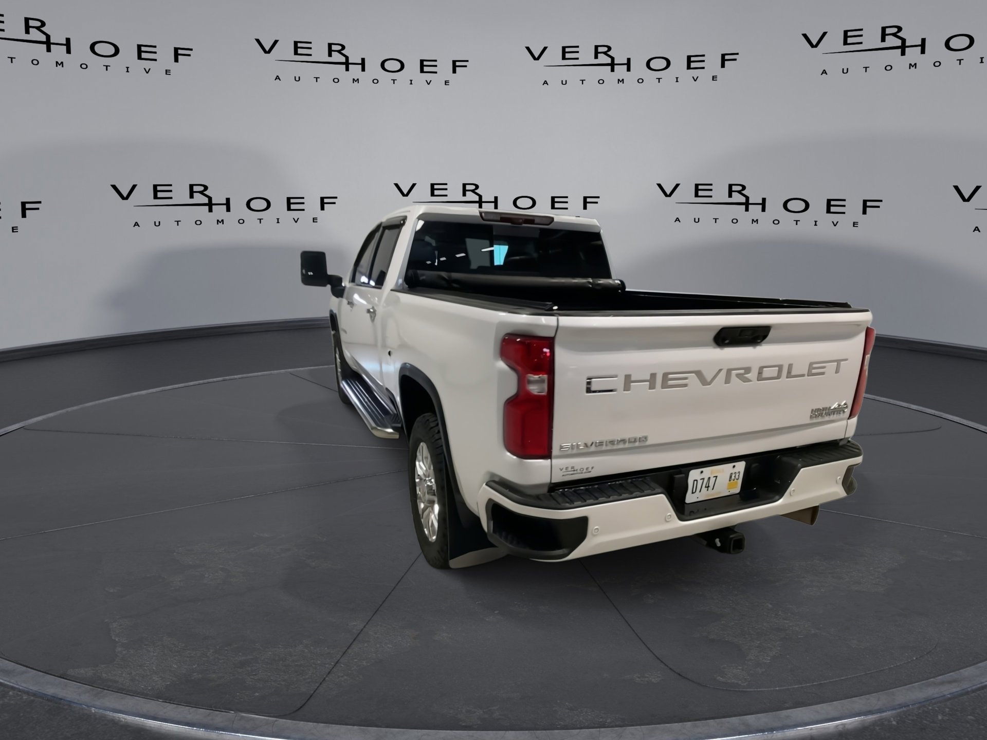 Used 2022 Iridescent Pearl Tricoat Chevrolet High Country image 7