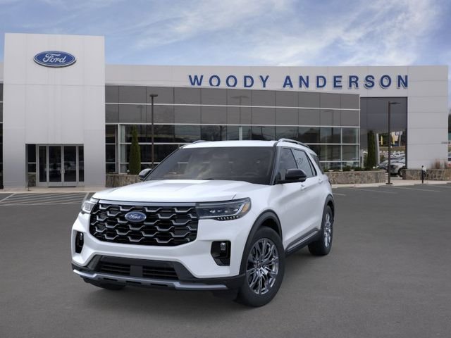 New 2026 Star White Metallic Tri-Coat Ford Platinum image 2