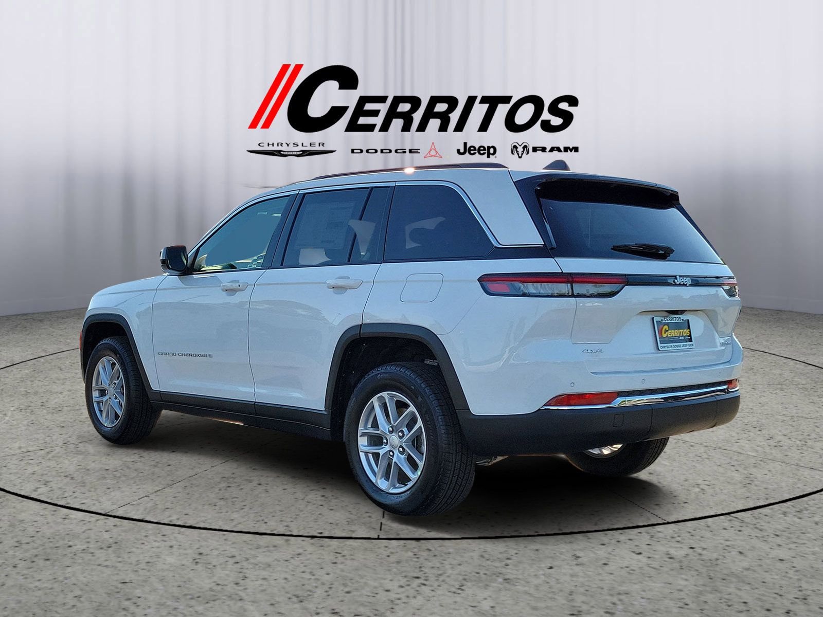 New 2026 Bright White Clear-Coat Exterior Paint Jeep Laredo X image 2