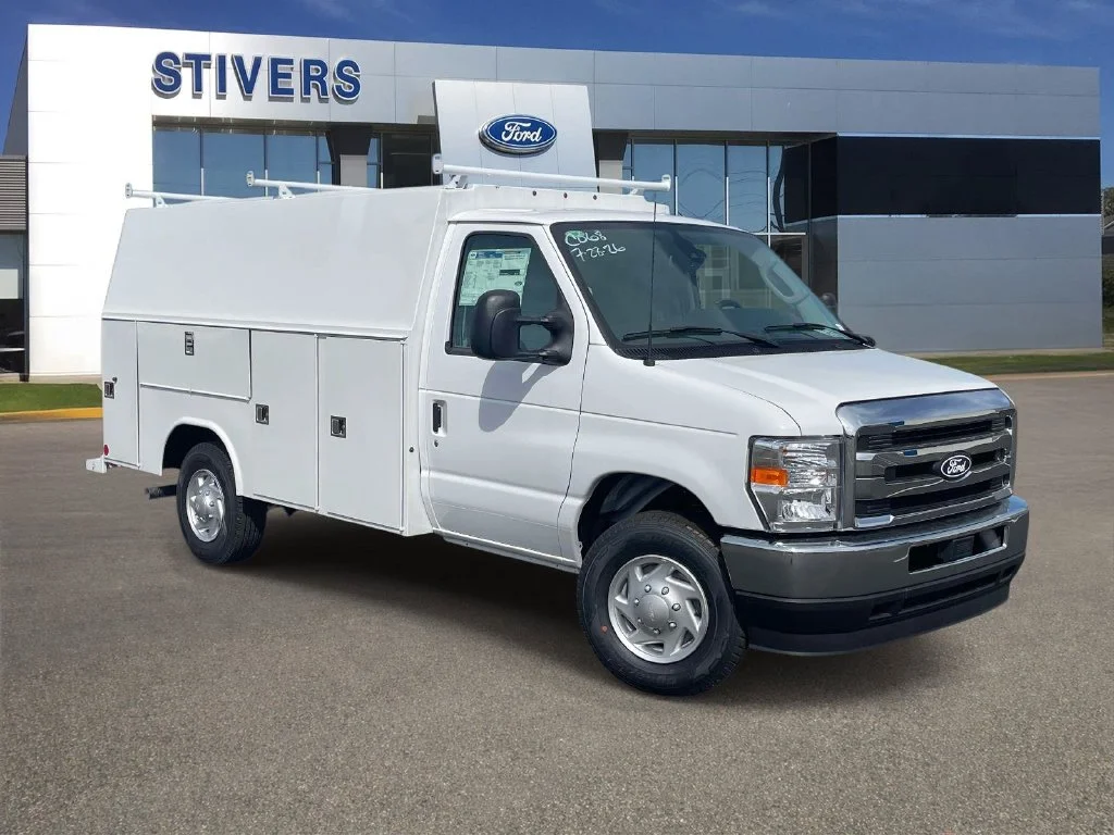 2027 Ford E-Series Cutaway Base