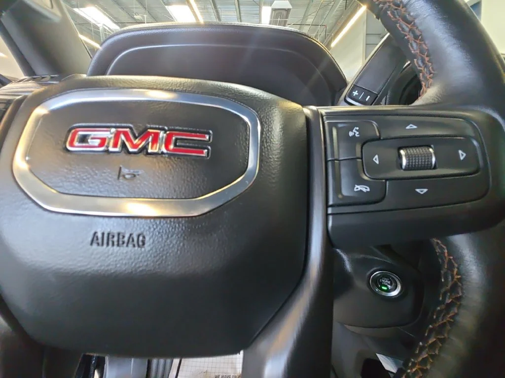 Used 2021 ONYX BLACK GMC AT4 image 25