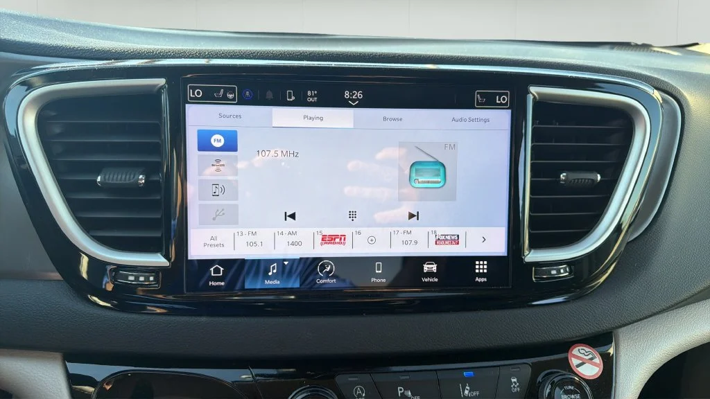 Used 2024 Black Chrysler Touring L image 18