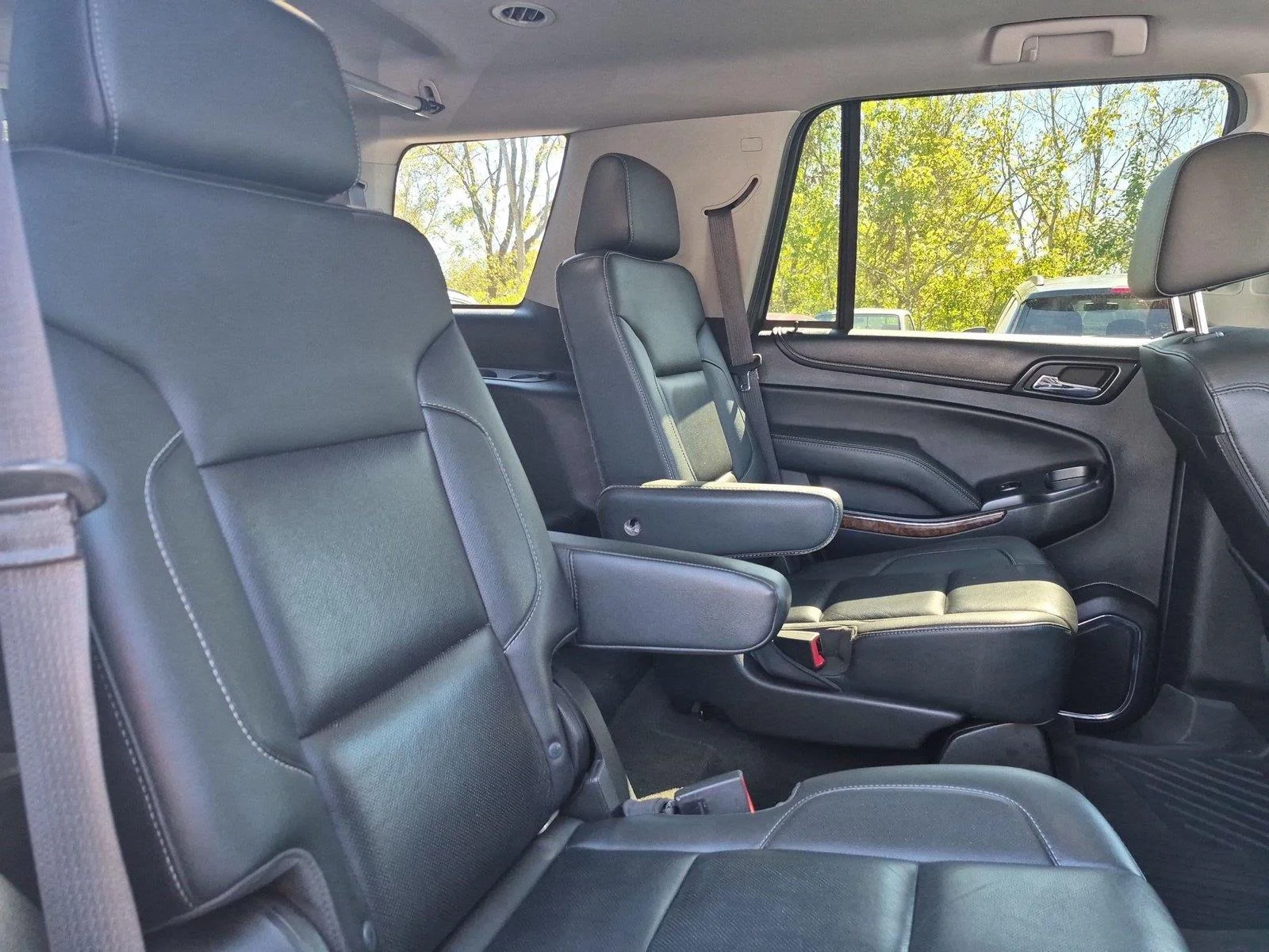 Used 2018 Silver Ice Metallic Chevrolet Premier image 35