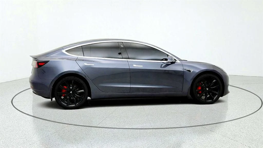 Used 2018 Midnight Silver Metallic Tesla Performance AWD w/ 20