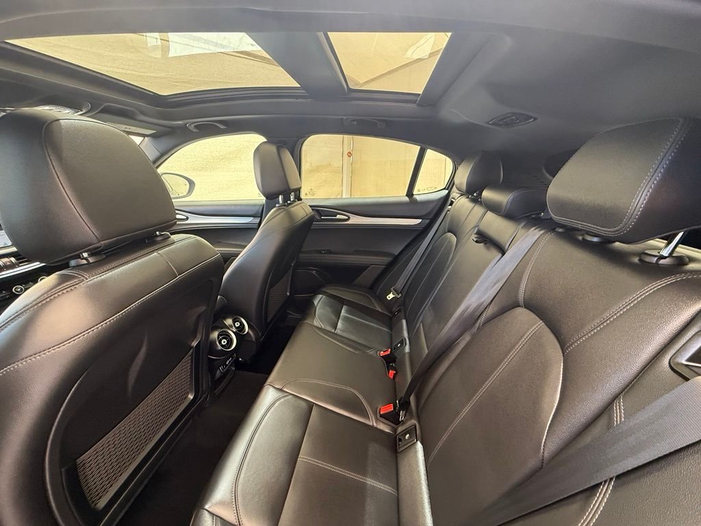 New 2025 Vesuvio Gray Metallic Exterior Paint Alfa Romeo Base image 23