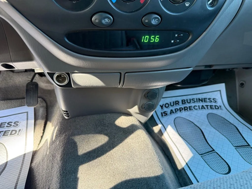 Used 2000 Gray Toyota SR5 image 21