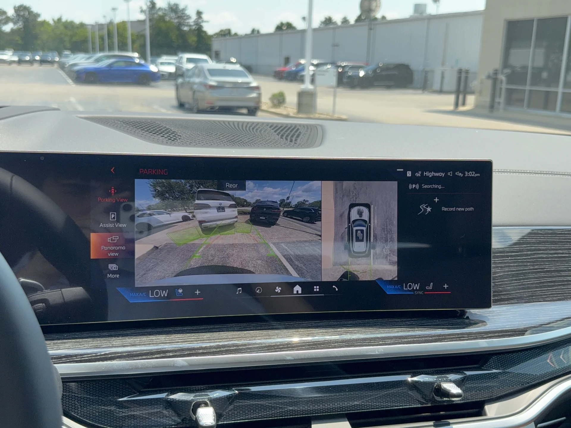 New 2026 Mineral White Metallic BMW xDrive40i image 18