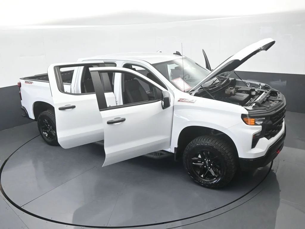 Used 2024 Summit White Chevrolet Custom Trail Boss image 74