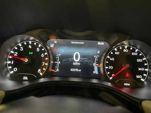 Used 2024  Jeep Limited image 20