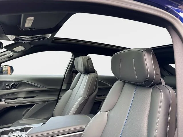 2025 Cadillac LYRIQ Sport 1 - Photo 44