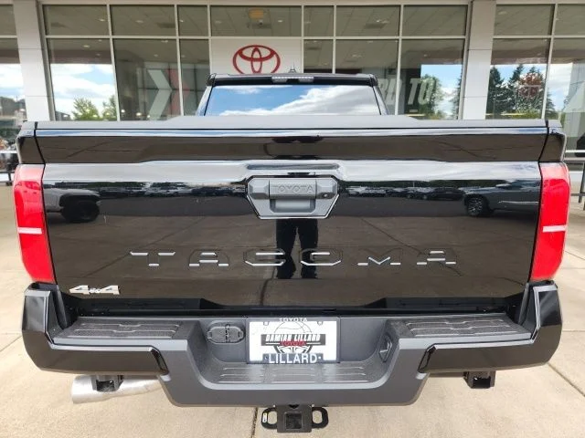 2026 Toyota Tacoma SR5 - Photo 10