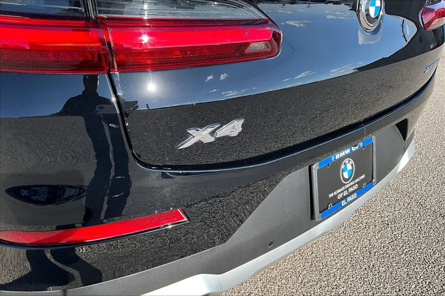 Used 2025 Jet Black BMW xDrive30i image 30