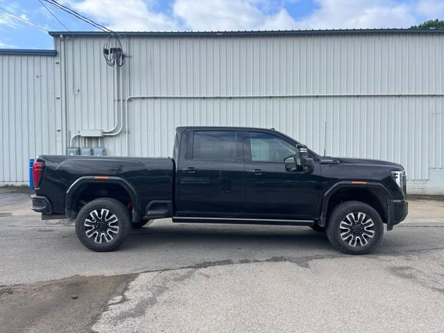 Used 2024  GMC Denali Ultimate image 4