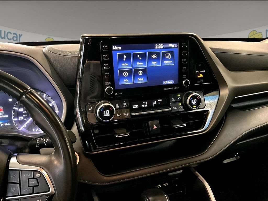 Used 2020 Moon Dust Toyota XLE image 19