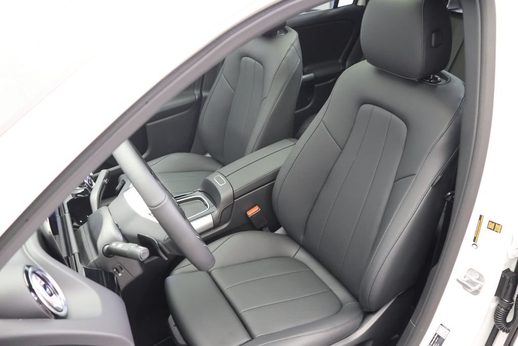 New 2026 Polar White Mercedes-Benz GLA 250 image 38