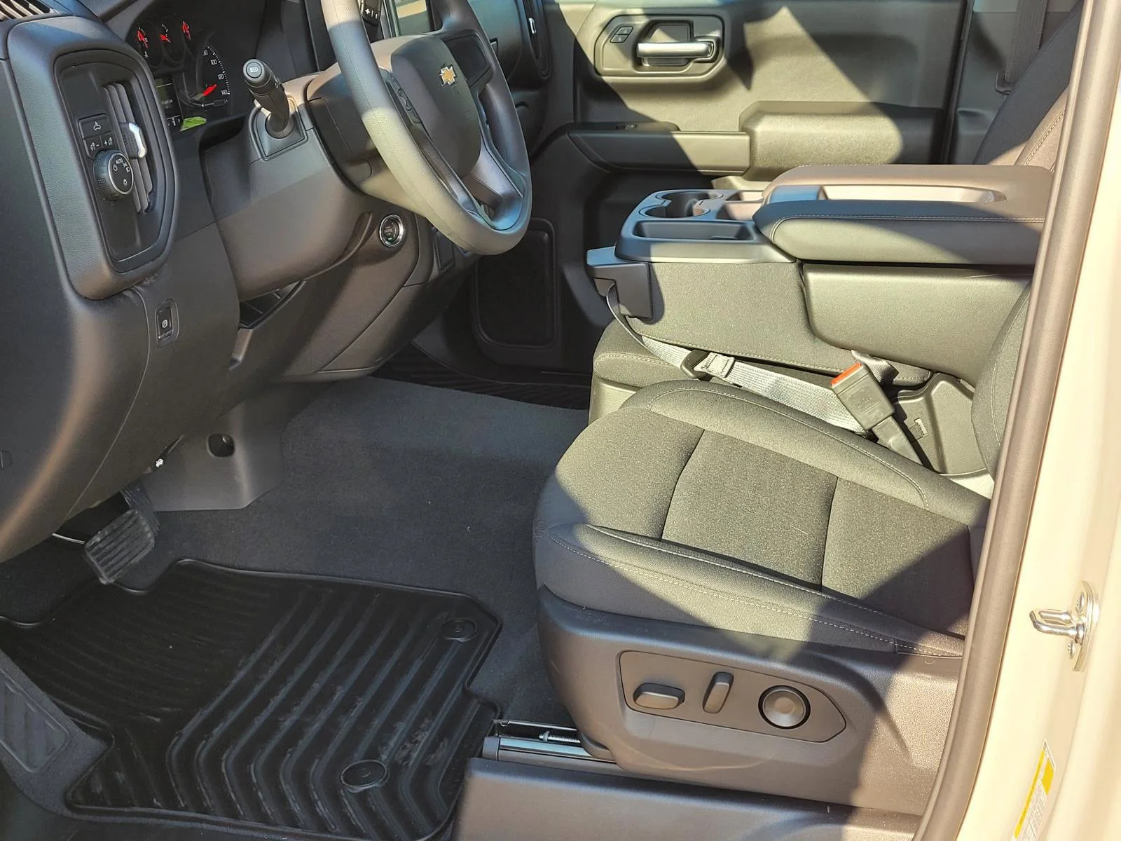 2026 Chevrolet Silverado 1500 Custom - Photo 14
