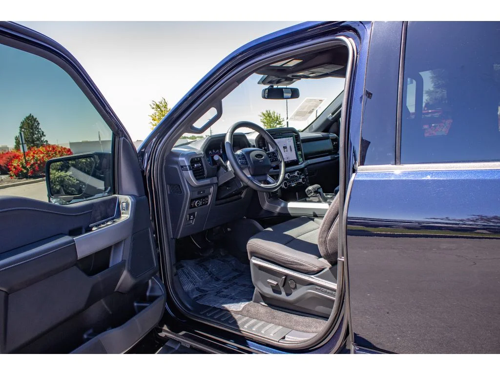 Used 2026 Antimatter Blue Metallic Ford XLT image 29