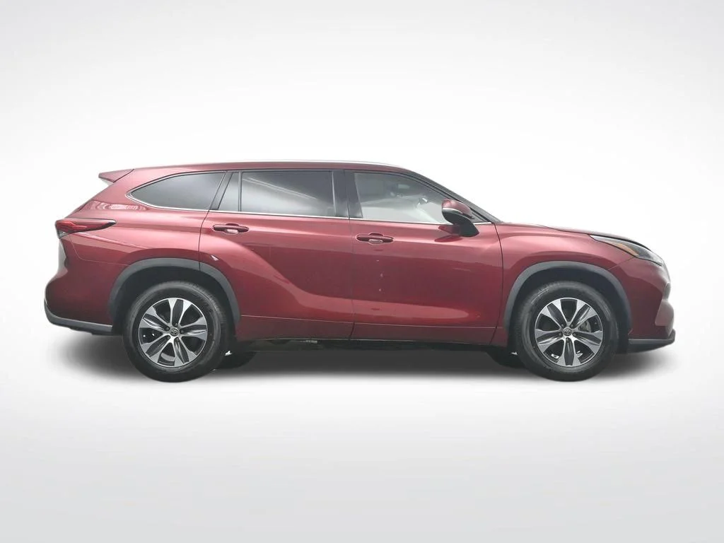Certified Used 2021 Ruby Flare Pearl Toyota XLE image 43