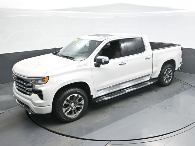 Used 2024 Beige Chevrolet High Country image 13