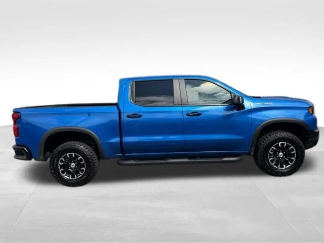 Used 2022 Blue Chevrolet ZR2 image 9