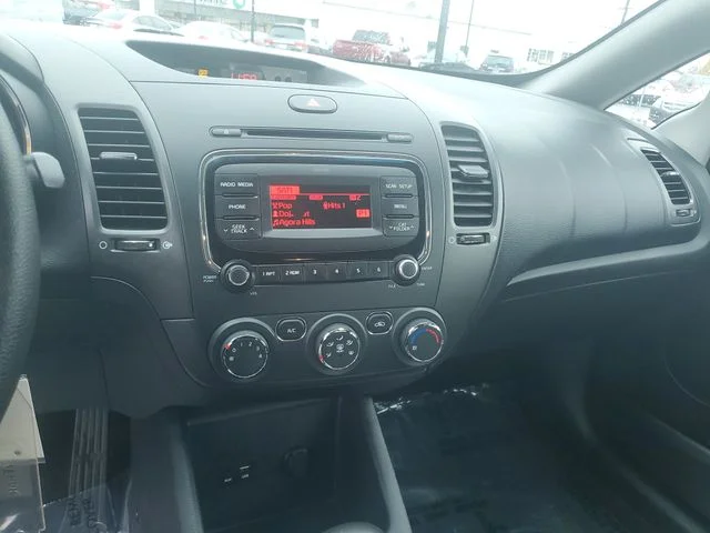 2018 Kia FORTE LX - Photo 27