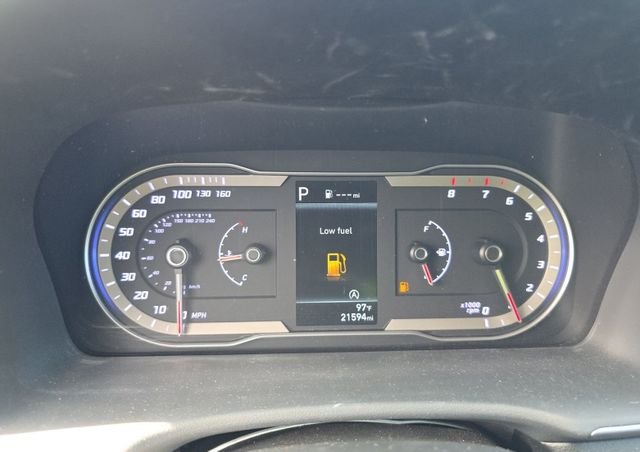 Used 2023 White Hyundai SEL image 17