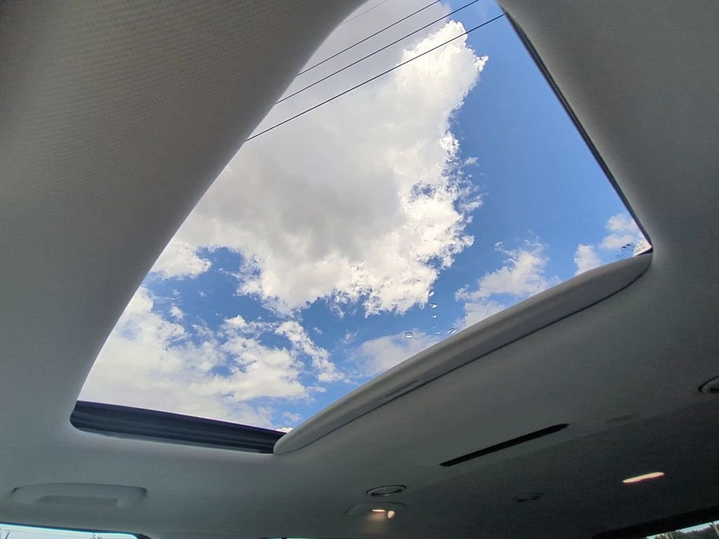 Used 2026 Blue Hyundai Blue SEL Premium image 24