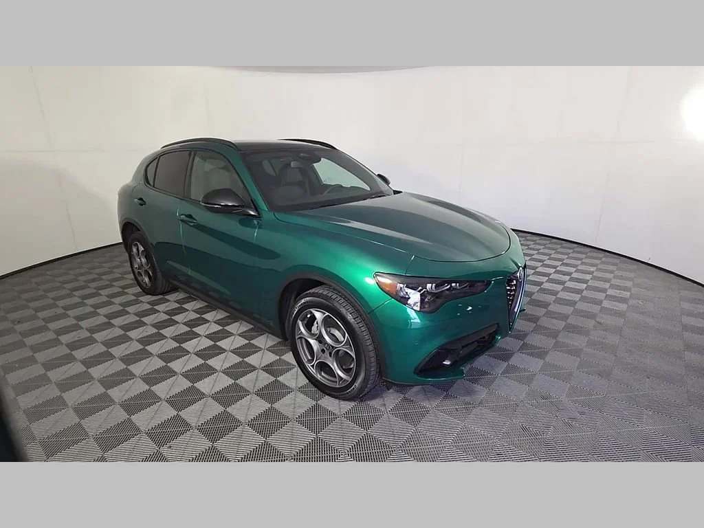 2025 Alfa Romeo Stelvio Base - Photo 25