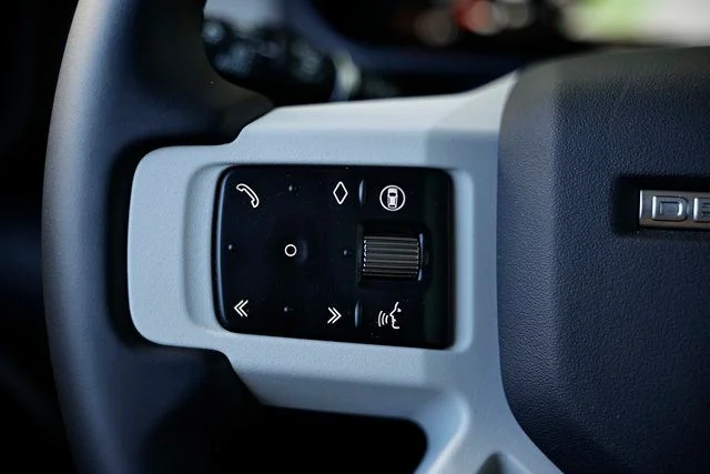 2025 Land Rover Defender S - Photo 34