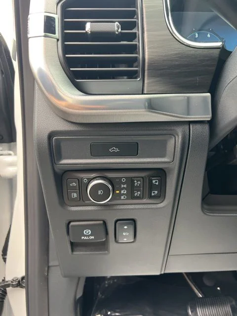 New 2026 Star White Metallic Tri-Coat Ford Lariat® image 49