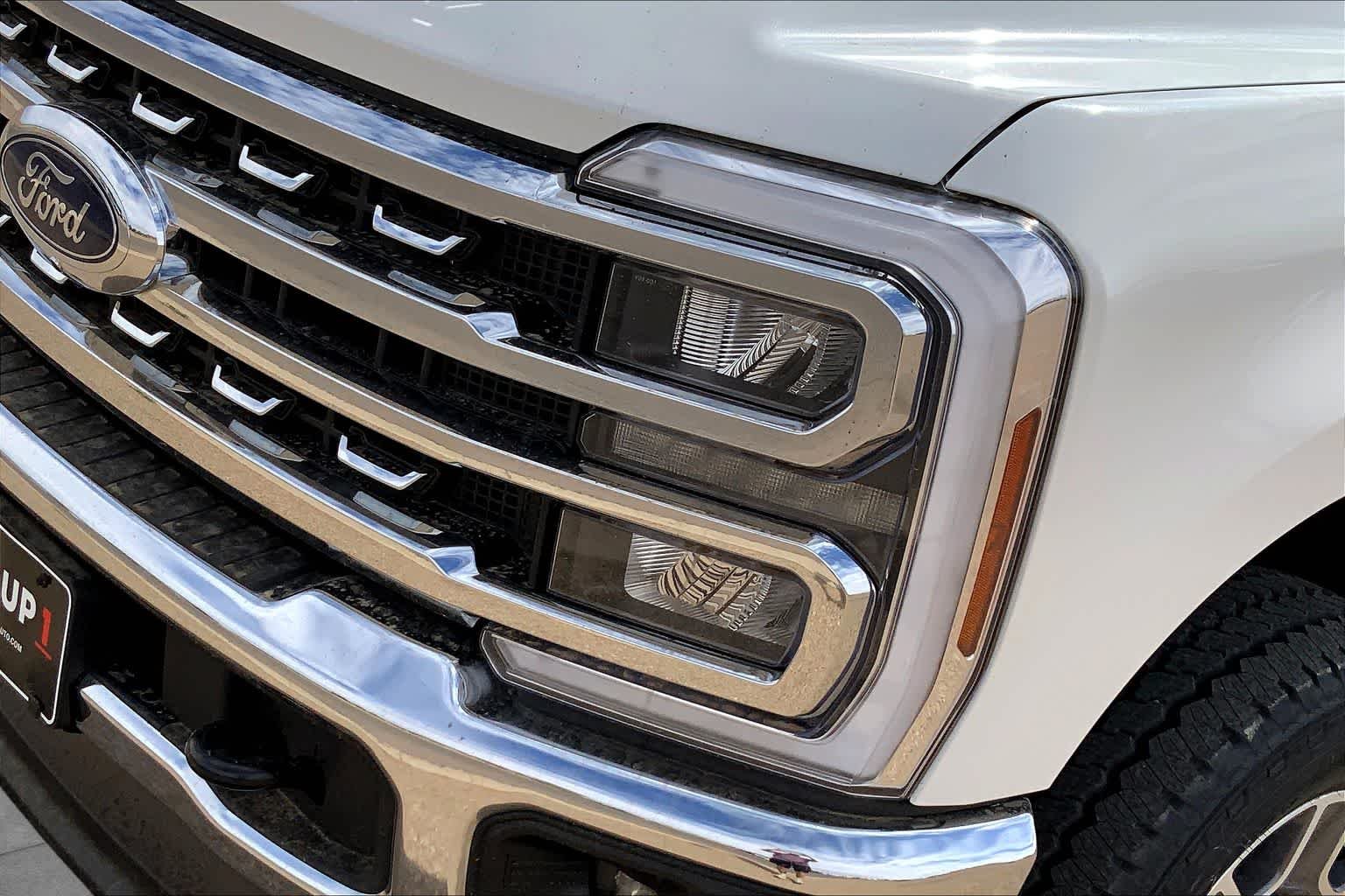 New 2026 Star White Metallic Tri-Coat Ford F-250® Lariat® image 13