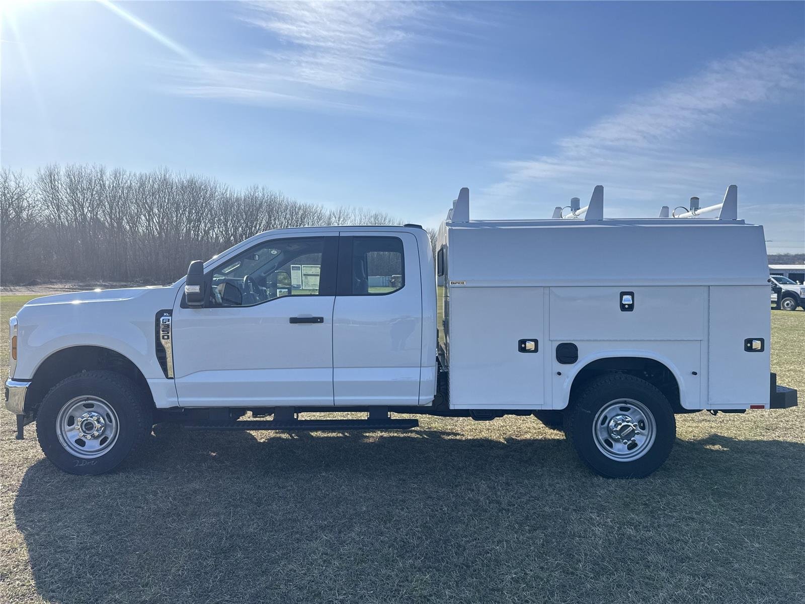 New 2026 Oxford White Ford XL image 9
