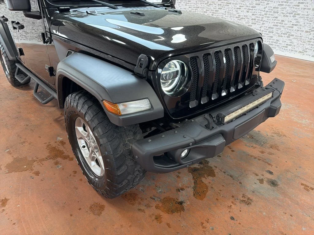 Used 2021 Black Jeep Unlimited Sport image 9