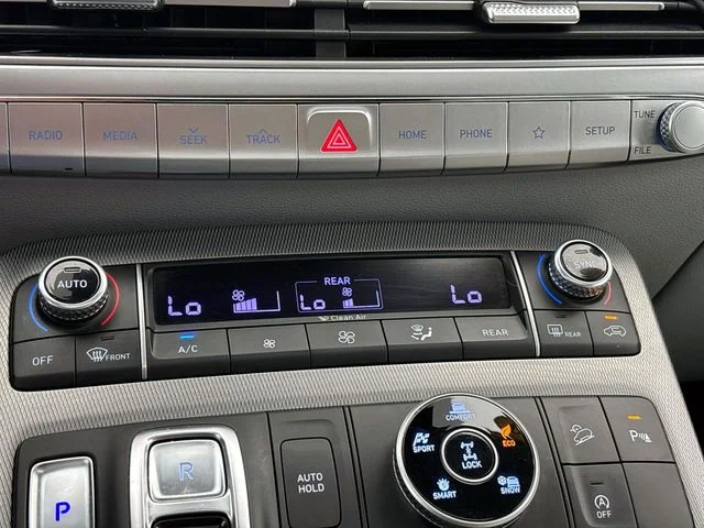 Certified Used 2020 Moonlight Cloud Hyundai SEL image 25