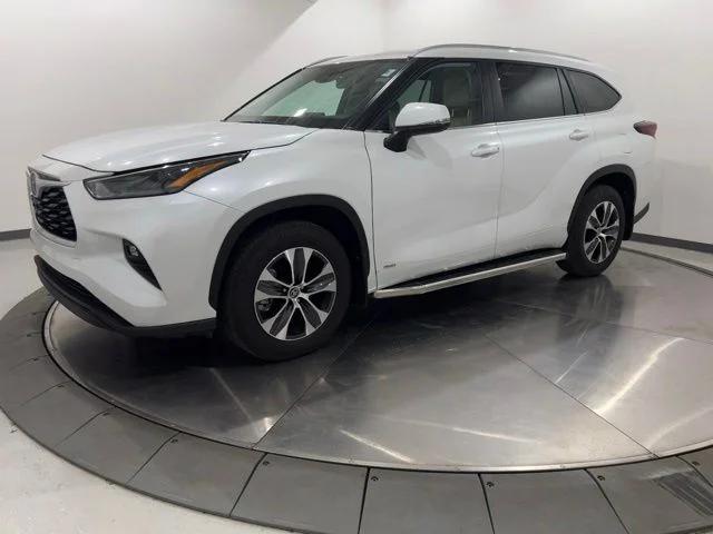 2025 Toyota Highlander Hybrid XLE AWD's photo