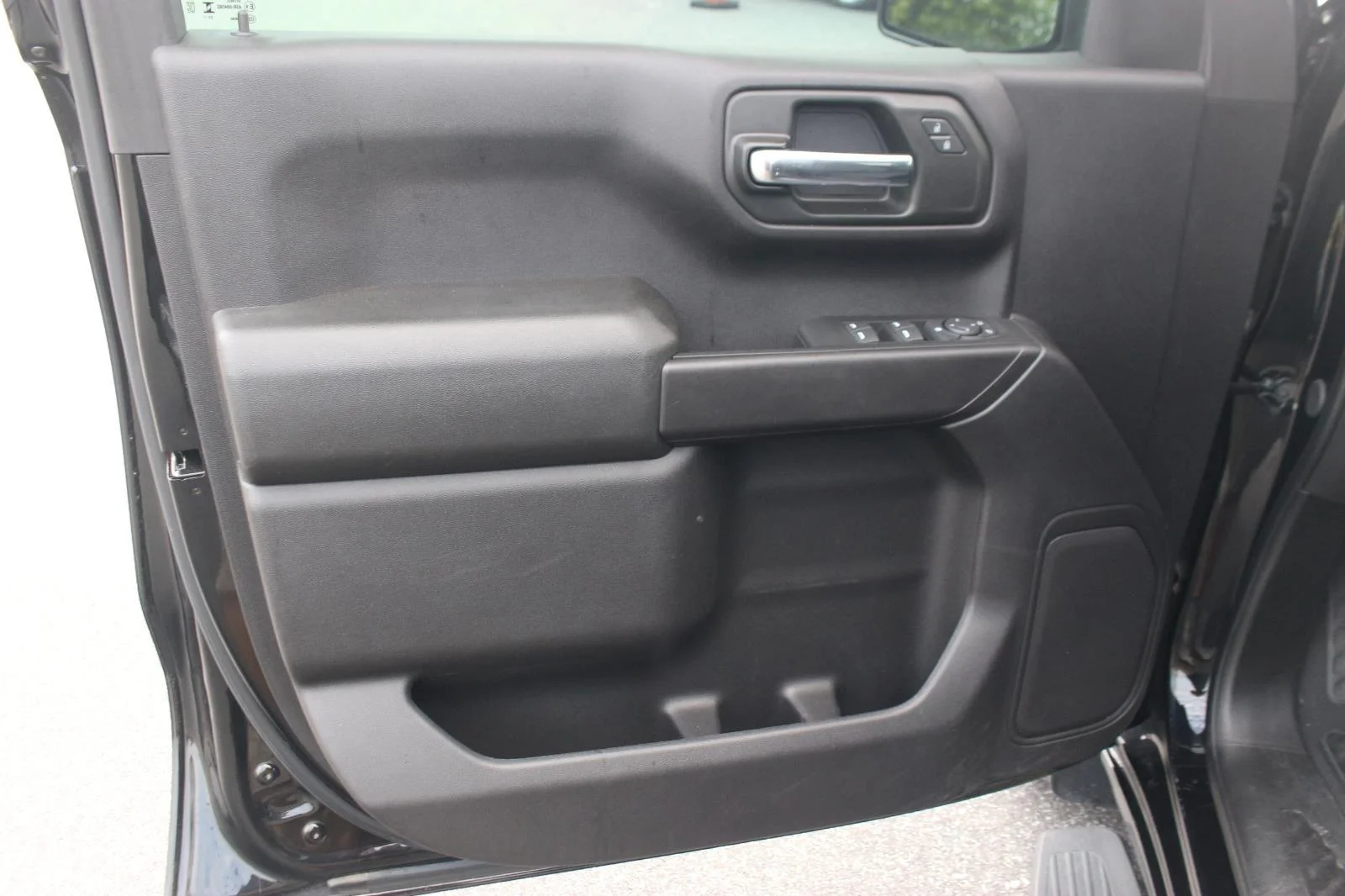 Used 2024 Black Chevrolet Custom image 12