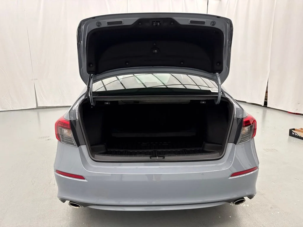 Used 2023  Honda Si image 11