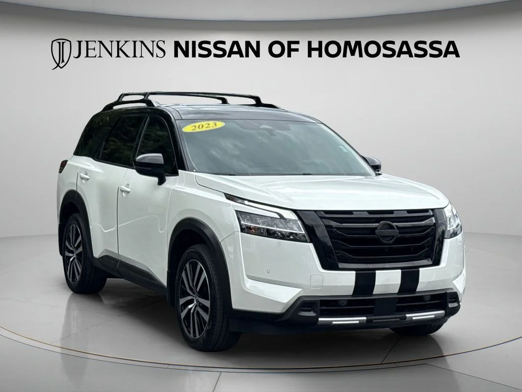 Used 2023 White Nissan Platinum image 1