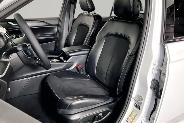 Used 2023 White Jeep Altitude image 20
