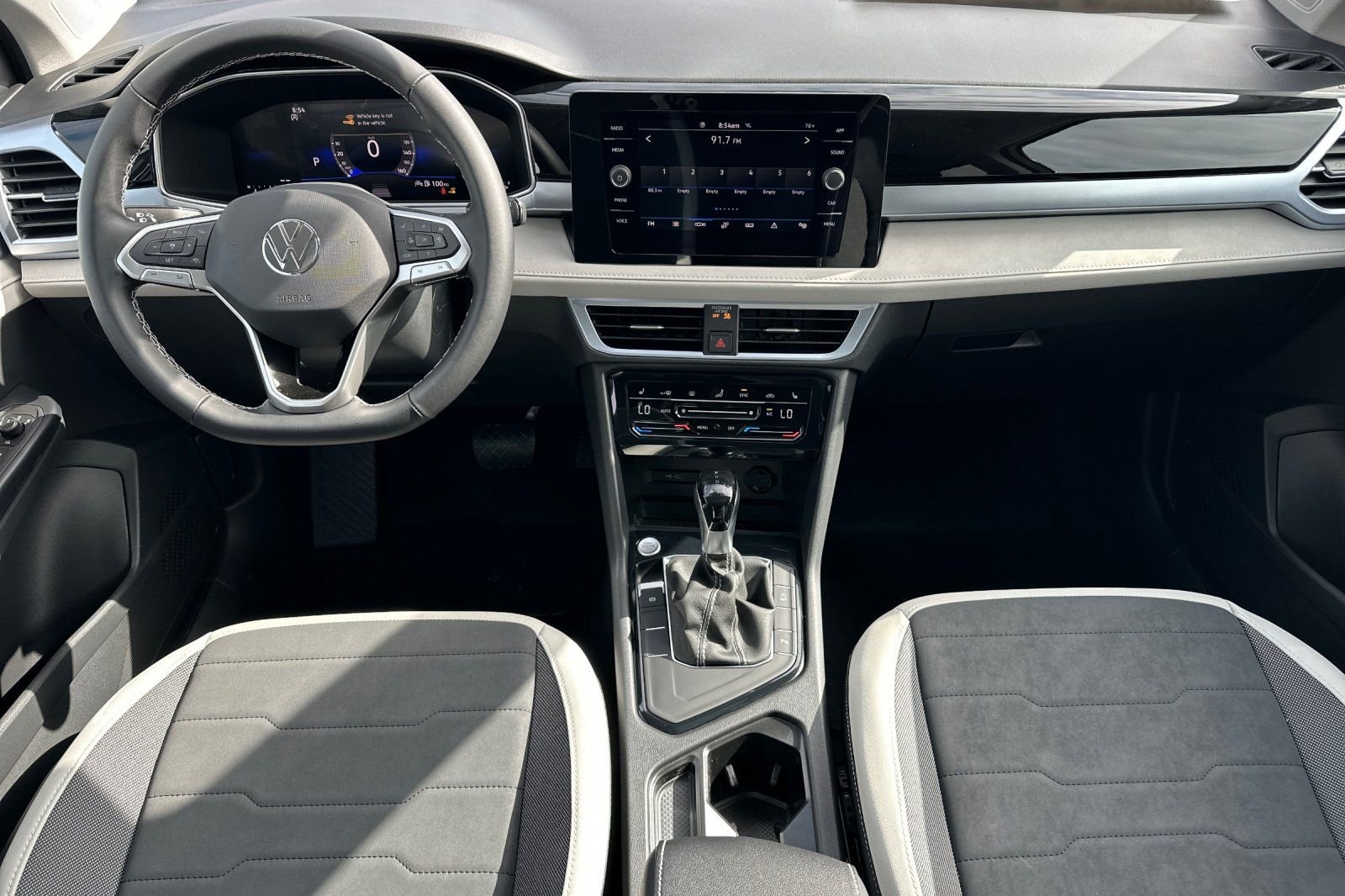 New 2026 Pure White Volkswagen 1.5T SE image 13