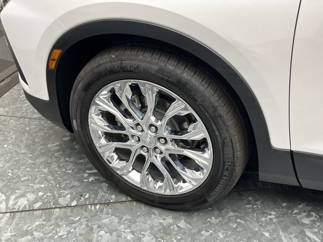 Used 2021 Iridescent Pearl Tricoat Chevrolet LT image 33