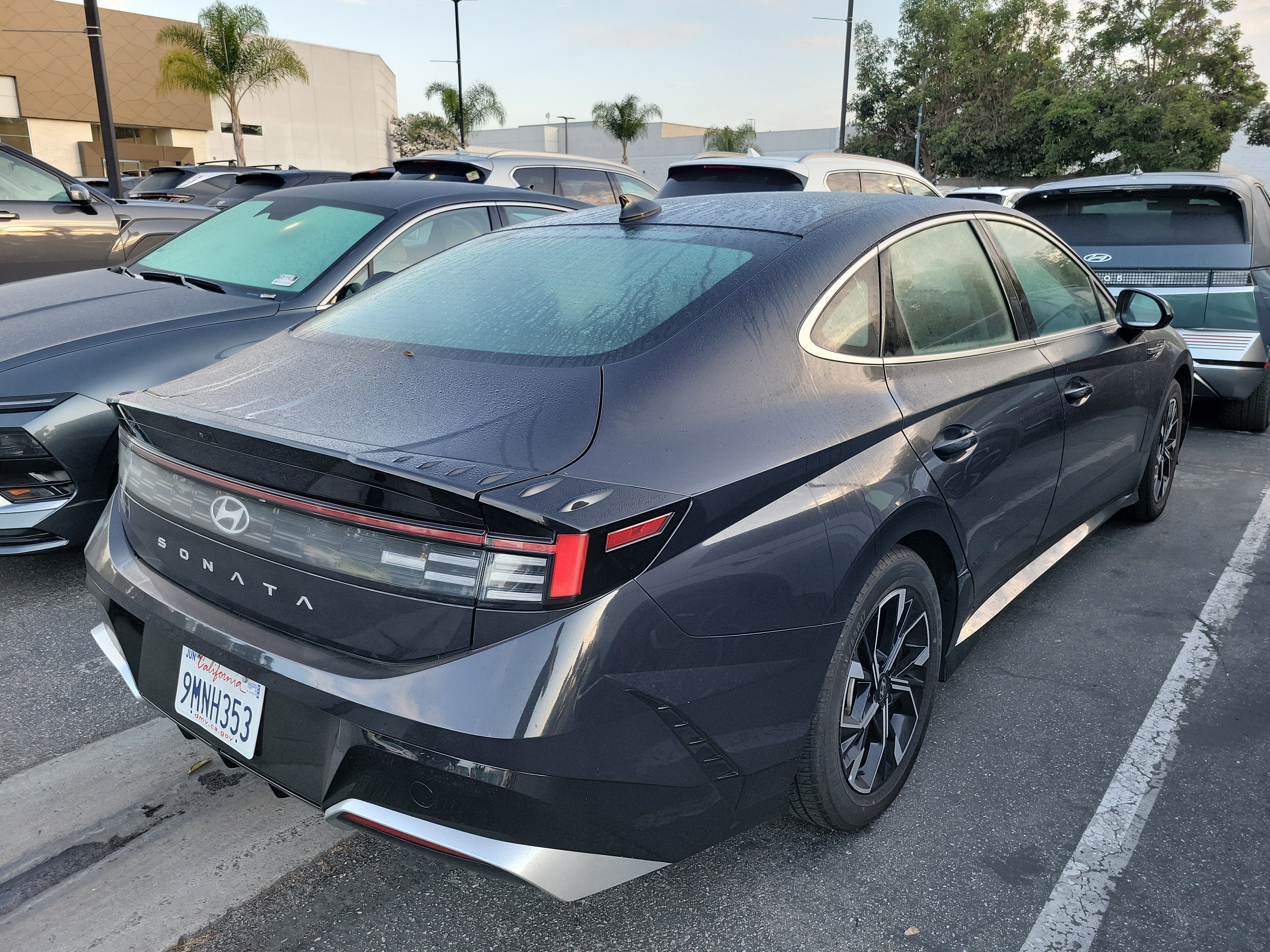 Certified Used 2024 Carbon Blue Hyundai SEL image 4