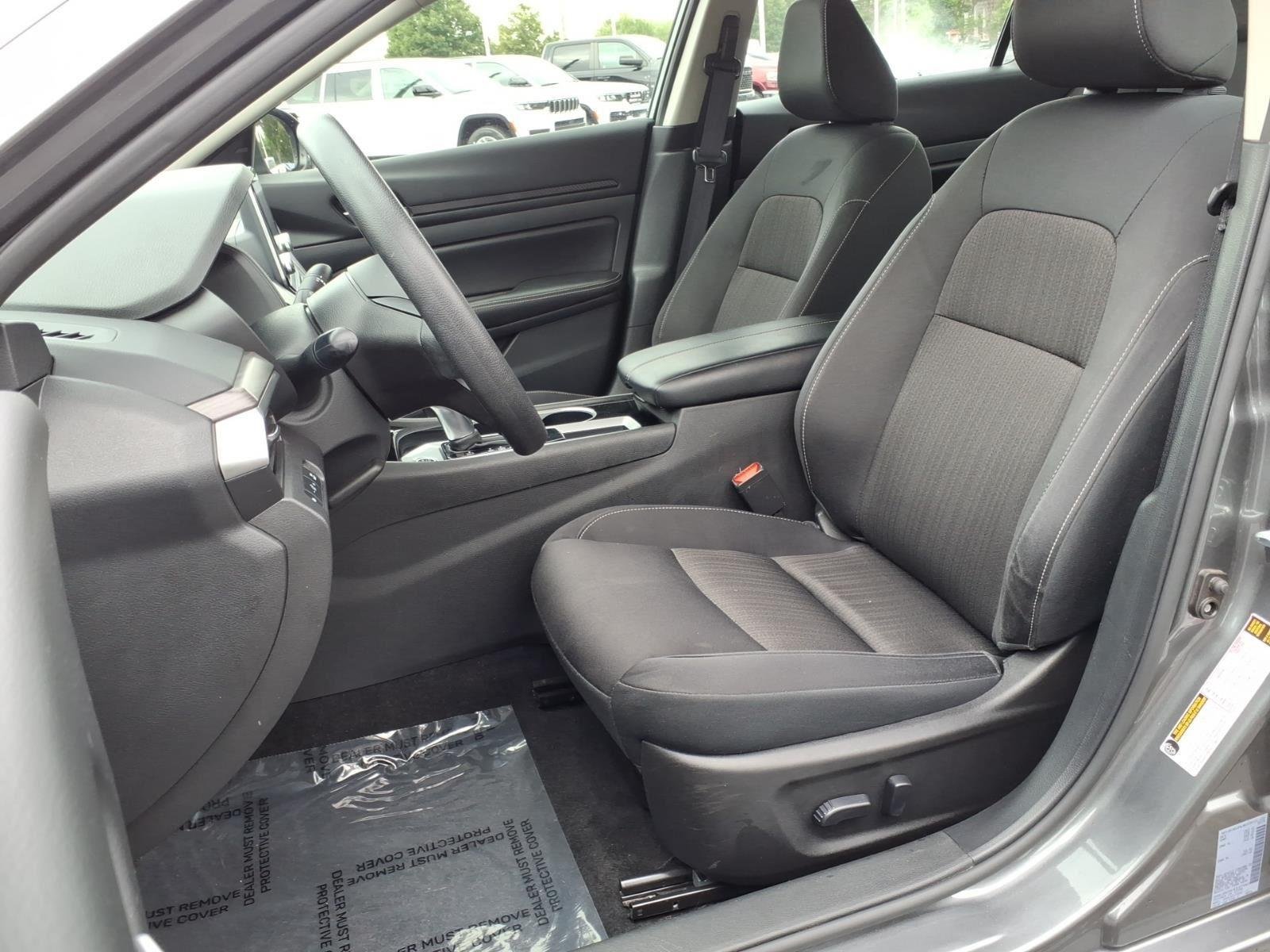 Used 2024 Gun Metallic Nissan 2.5 SV image 16