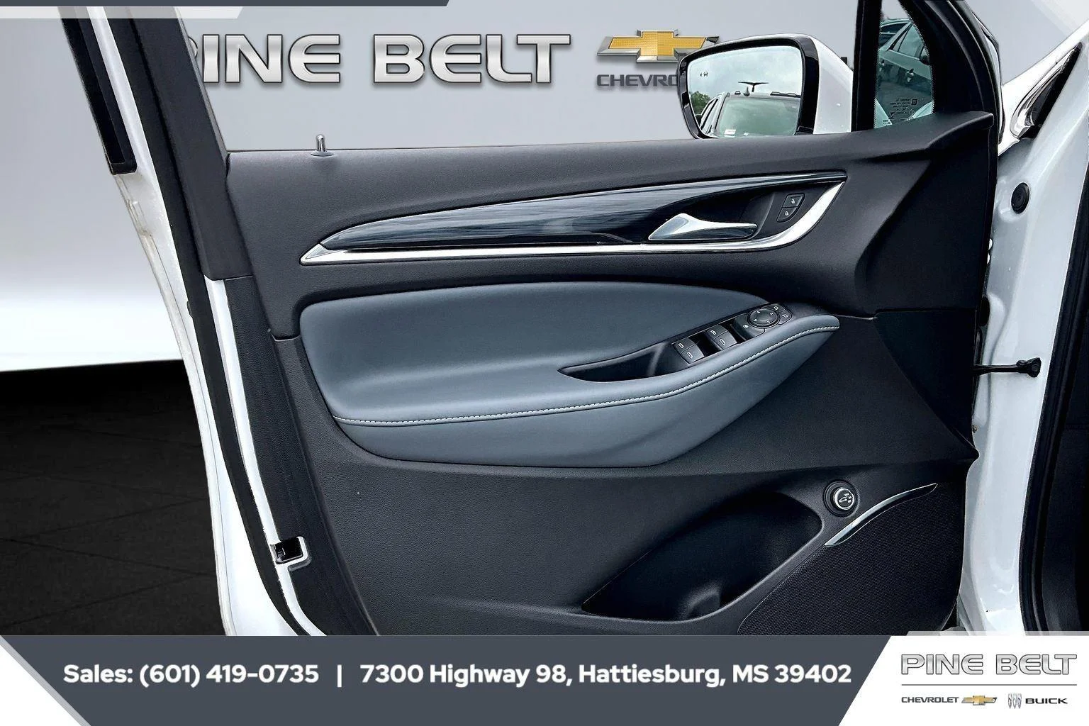 Used 2023 Summit White Buick Essence image 17
