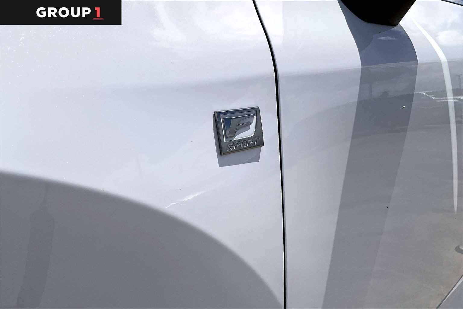 Used 2023 Ultra White Lexus F SPORT Handling image 9