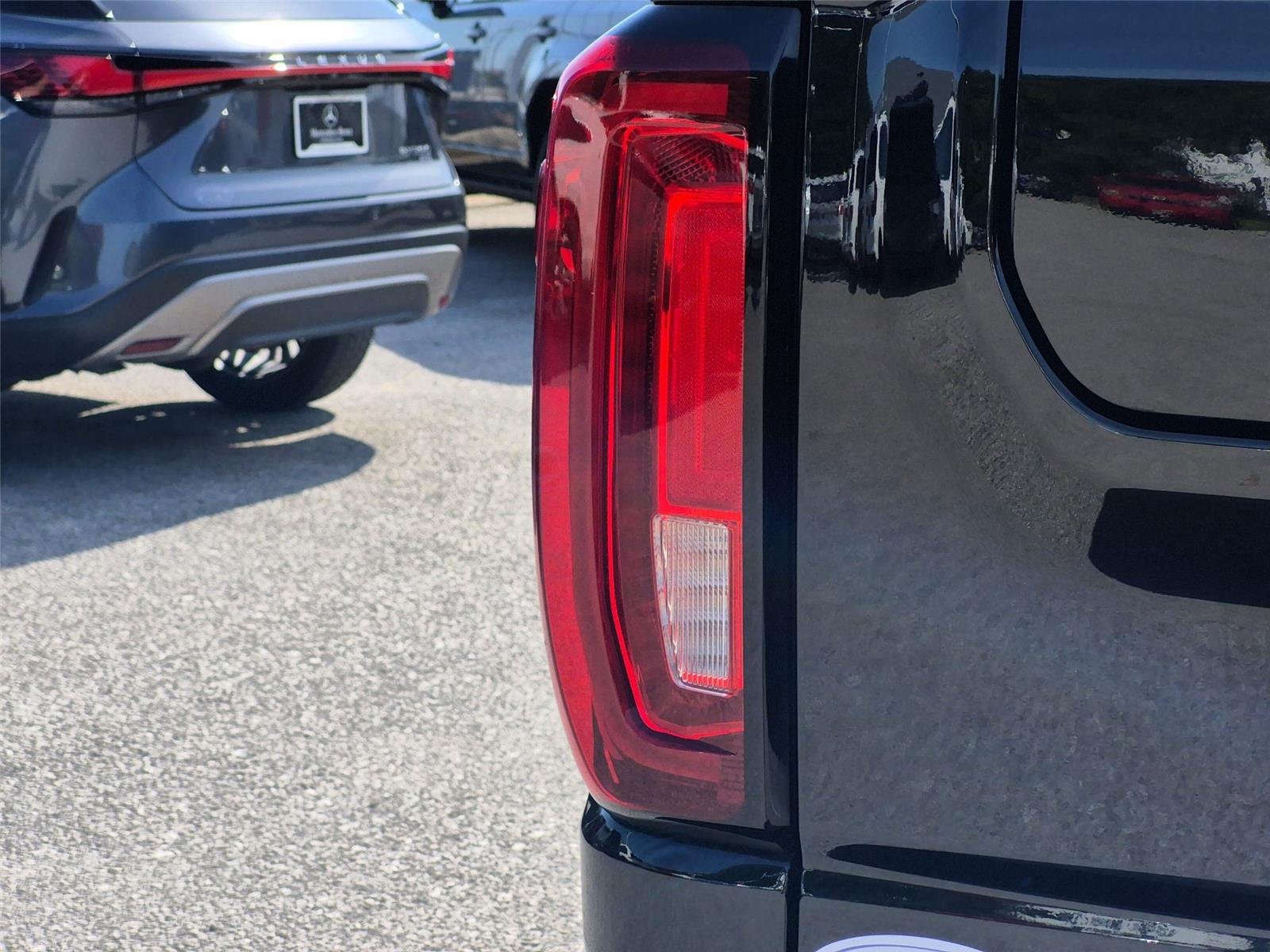 Used 2021 Ebony Twilight Metallic GMC Denali image 12