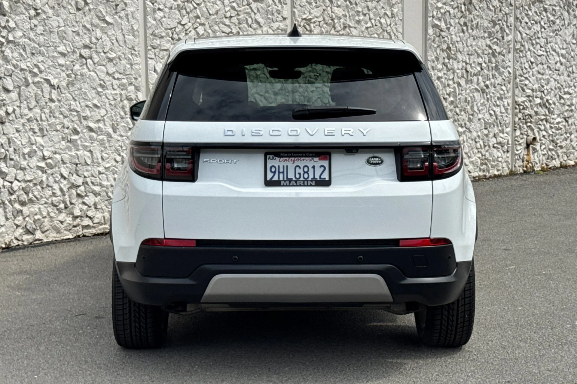 Used 2023 White Land Rover SE image 7