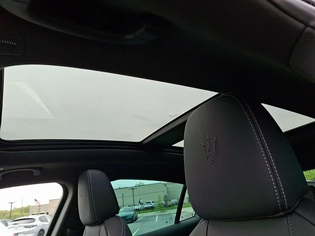 2026 Maserati Grecale Modena V6 - Photo 10
