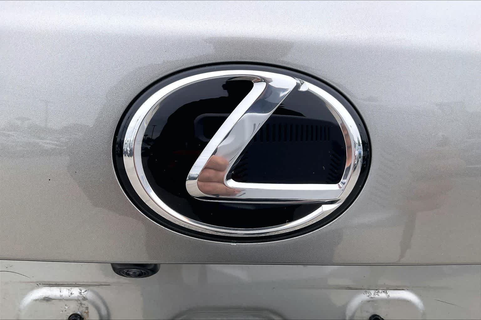 Used 2021 Atomic Silver Lexus  image 32